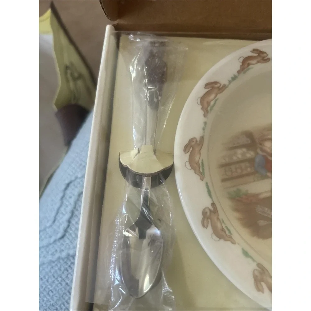 NIB Bunnykins By Royal Doulton Nursery Set Bowl and Feeding Spoon Mr Piggly Stor